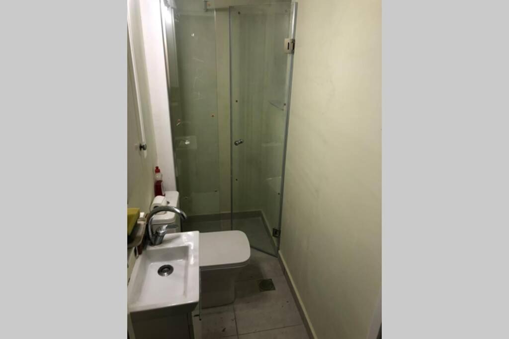 Exarcheia: Independent Ground Floor House. Apartamento Atenas Exterior foto